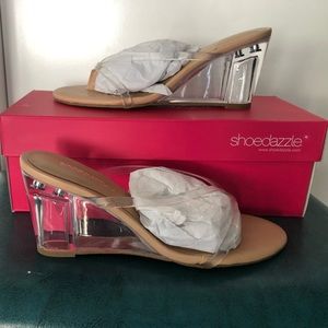 Shoe Dazzle Manci Wedge light tan 6.5